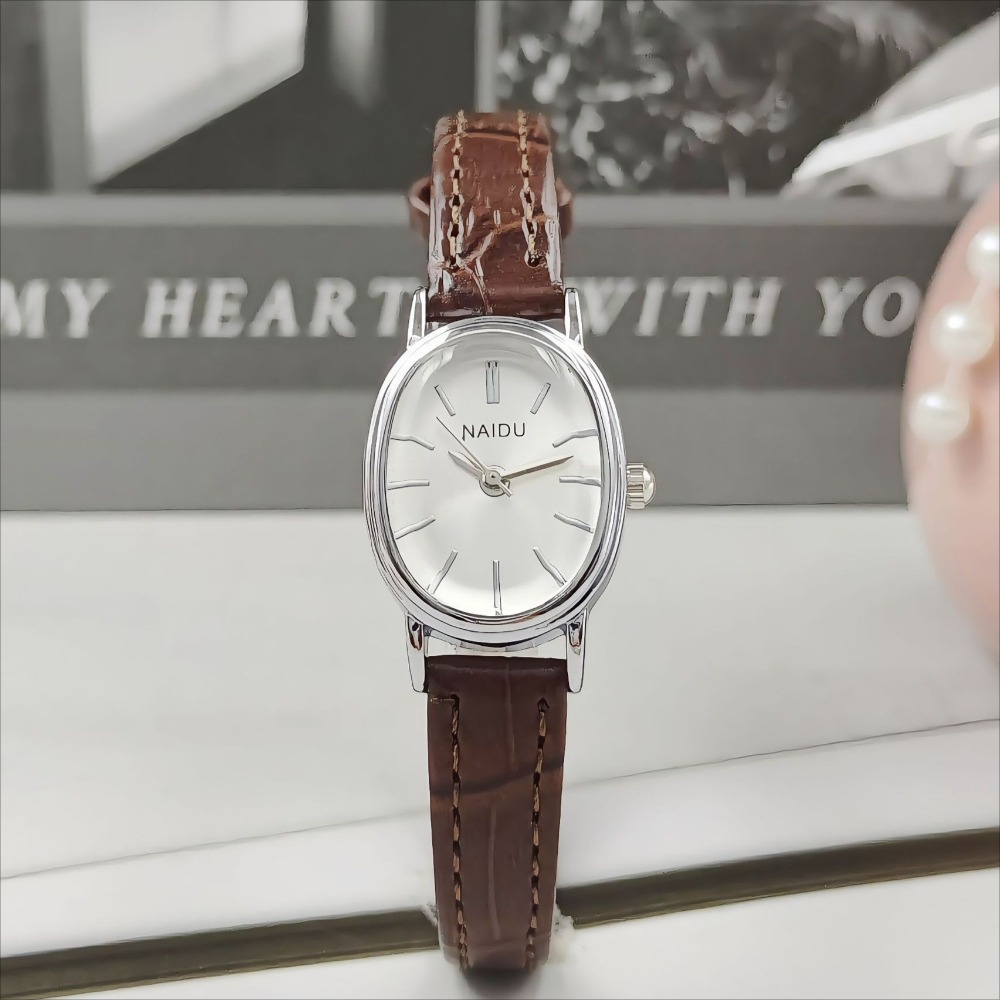 ファッションブランドの女性用オーバルダイヤル腕時計、高級レザ - Quiet Luxury Watch のレビューと価格