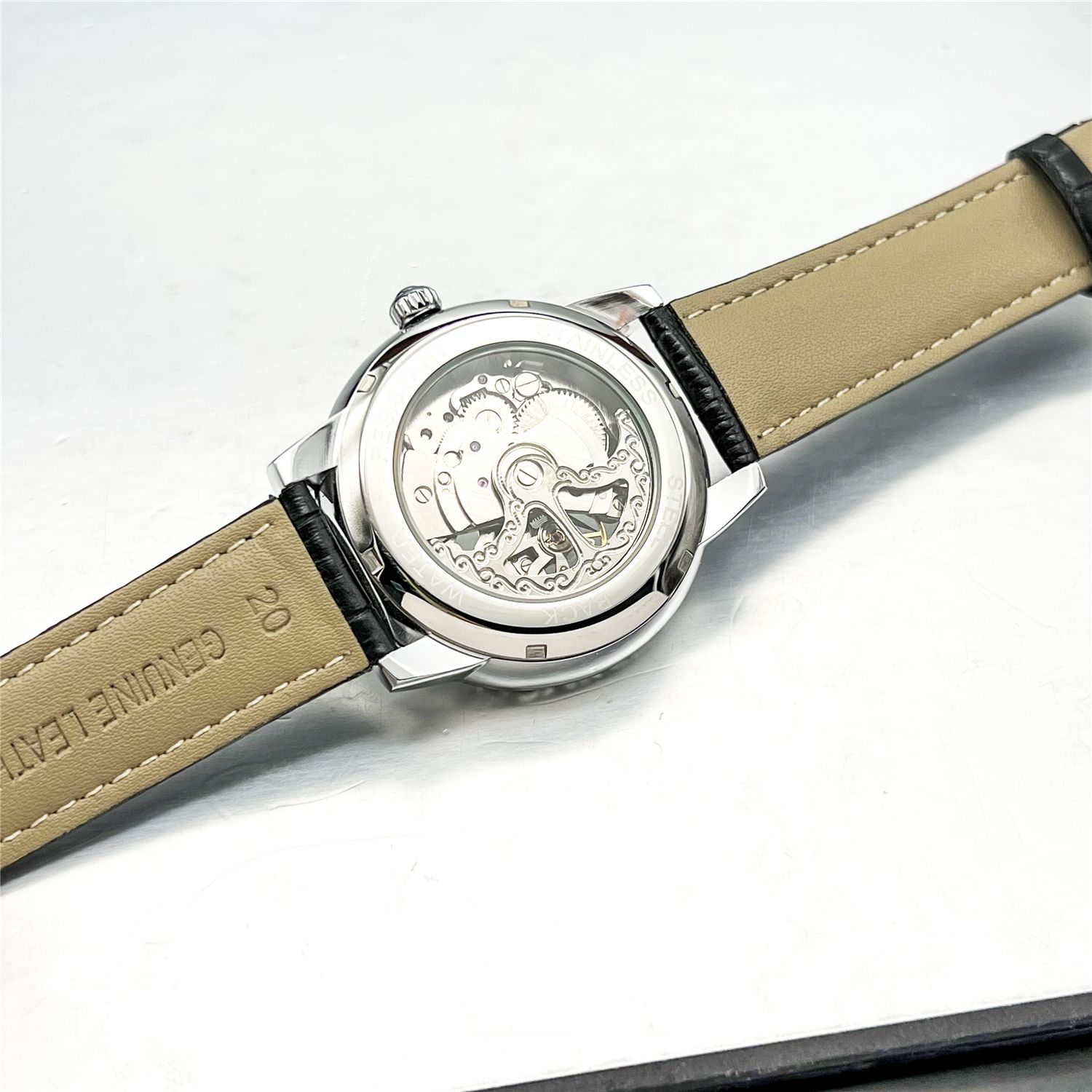 新しい高価値軽量高級中空自動機械式腕時計、男性用、ファッショ - Luxury Watch Values のレビューと価格