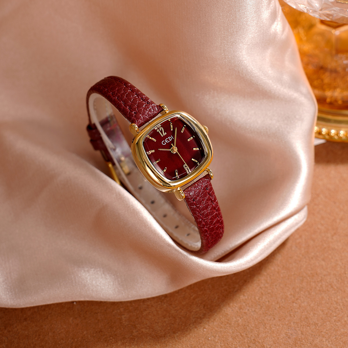 UTHAI 61018 CQ490 シンプル、高い美的価値、 - Luxury Watch Values のレビューと価格