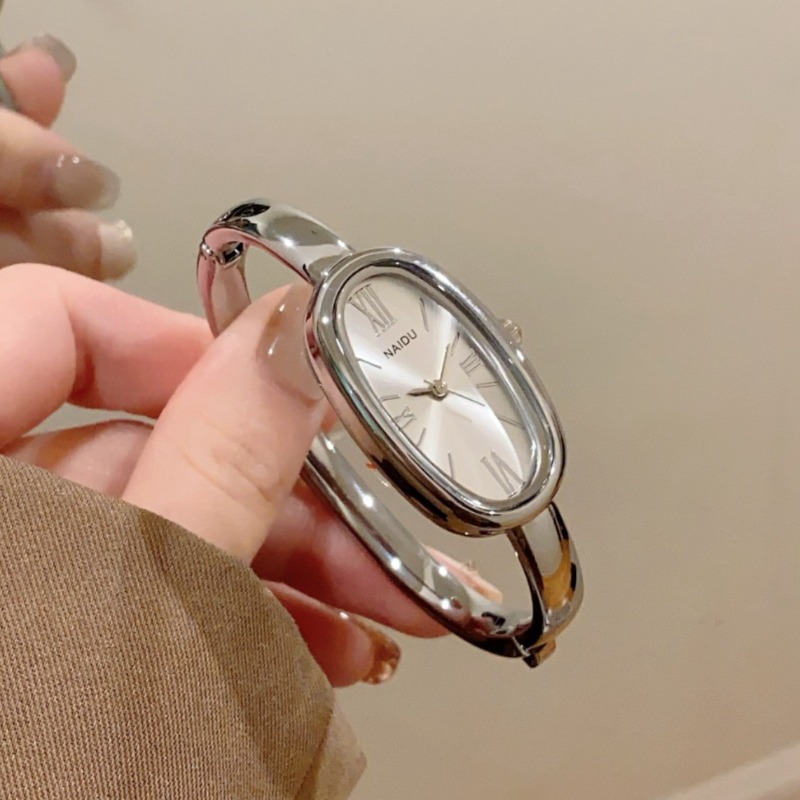 ハイエンドの女性用ローマスケールクォーツ時計シンプルなゴール - Quiet Luxury Watch のレビューと価格