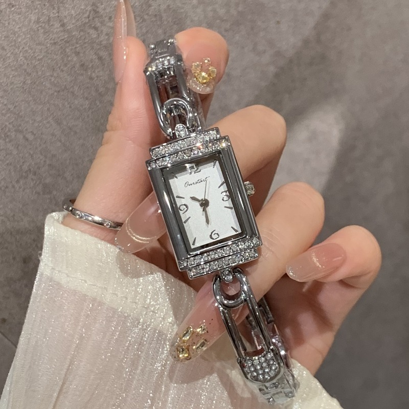 小さなピン付きオールドマネースタイルハンドニッチデザイン腕時 - Luxury Watch Values のレビューと価格